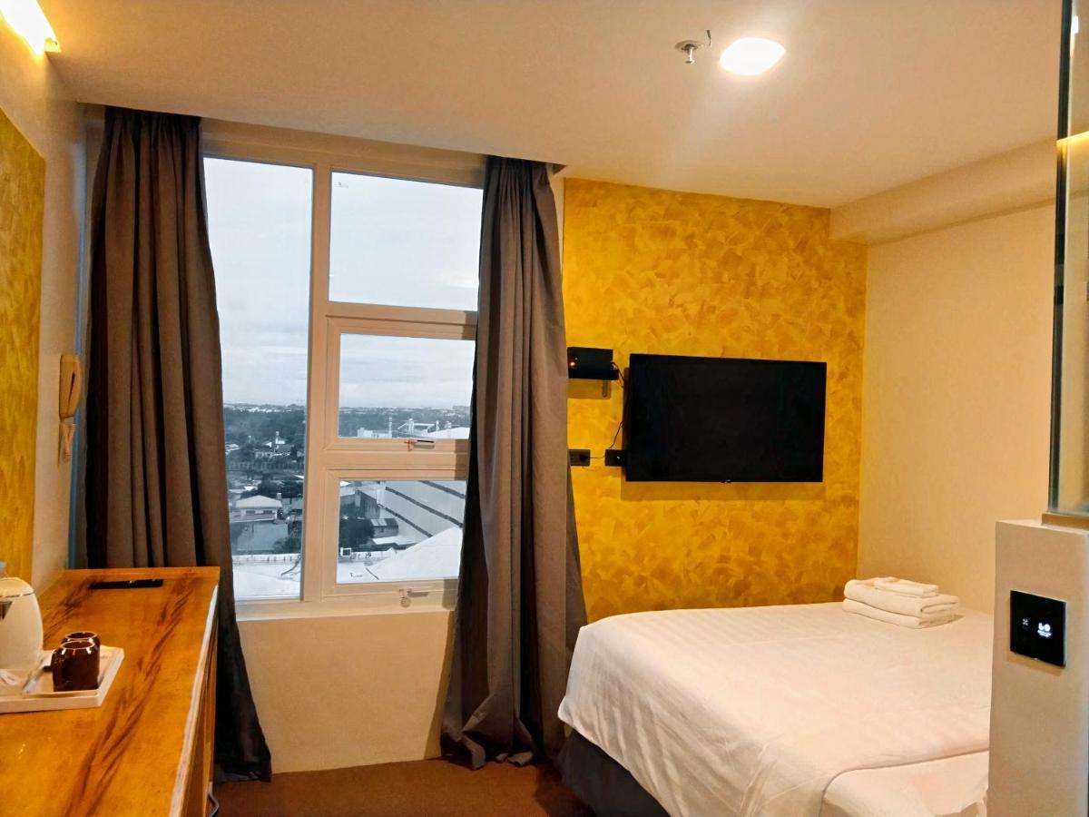 Sempre Premier Inn - Mactan Airport Hotel Мактан Екстериор снимка