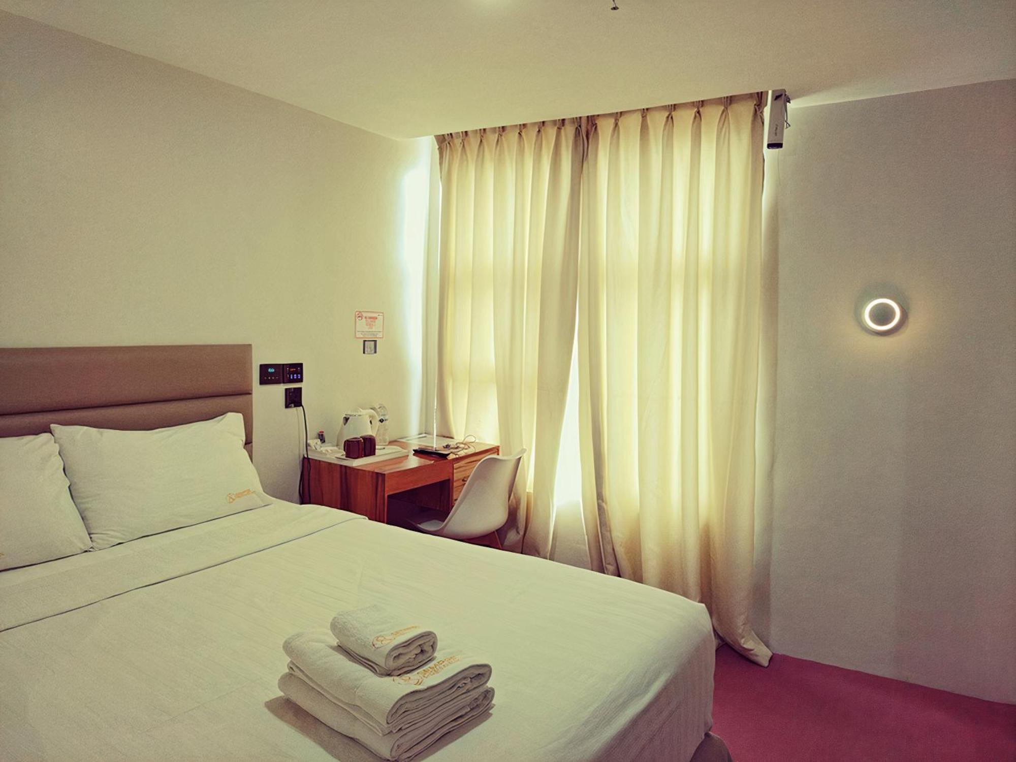 Sempre Premier Inn - Mactan Airport Hotel Мактан Екстериор снимка
