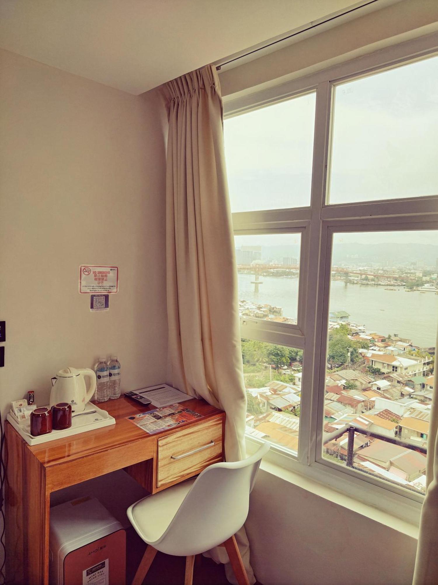 Sempre Premier Inn - Mactan Airport Hotel Мактан Екстериор снимка